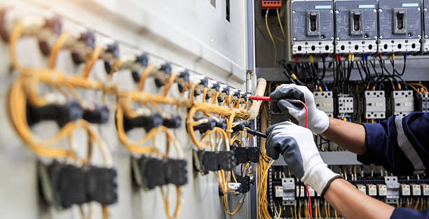 Professional Electrician technician working in Sheffield, IA